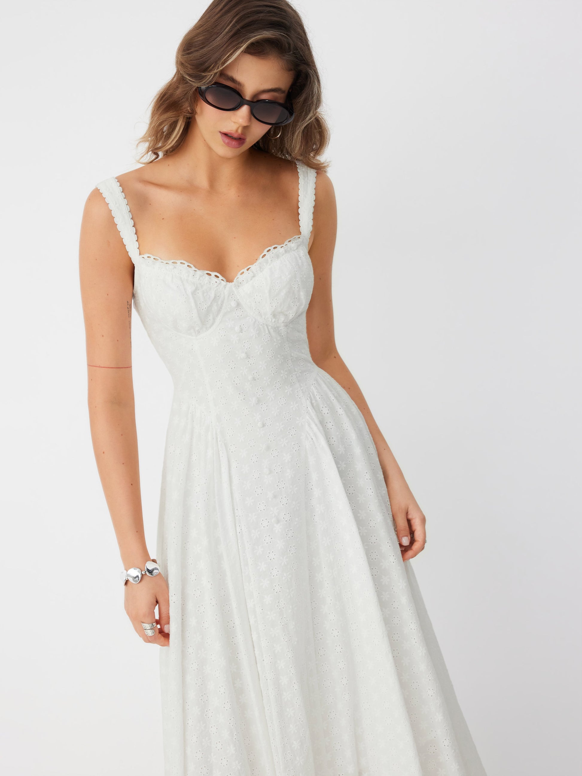 Cider Vestido Maxi Acampanado con Escote en U y Cordones