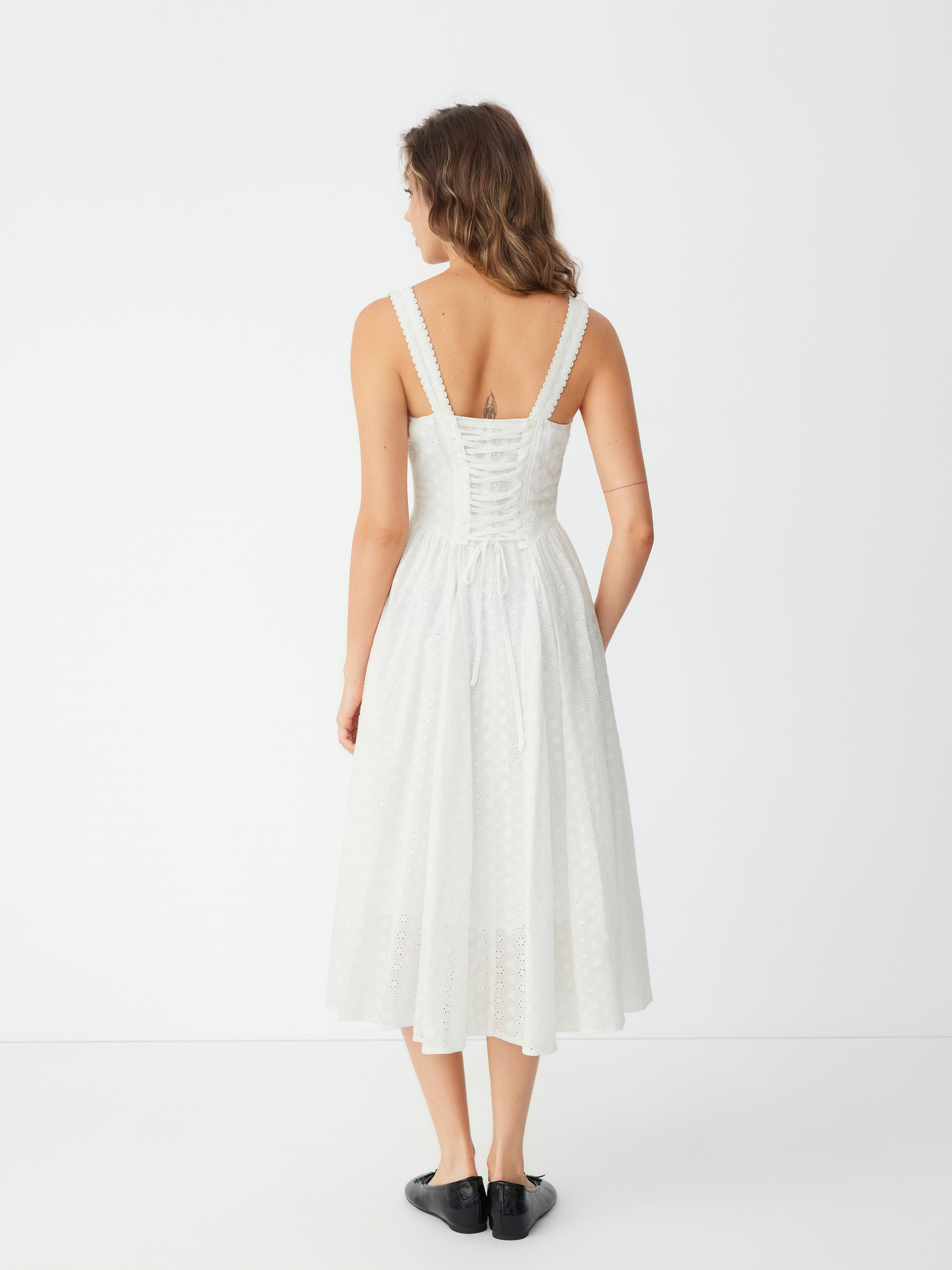 Cider Vestido Maxi Acampanado con Escote en U y Cordones
