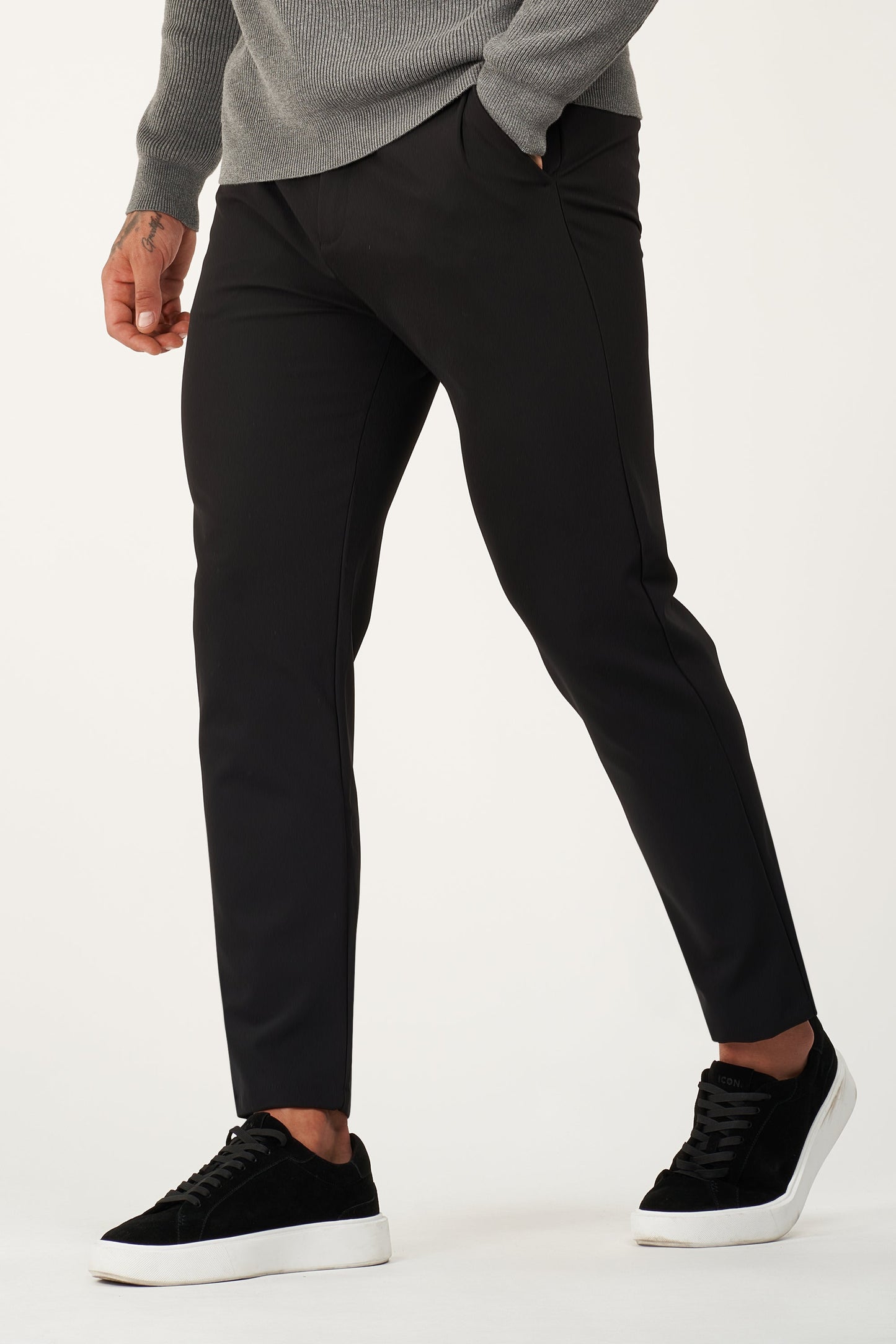 https://cdn.shopify.com/s/files/1/0938/3513/3255/files/1HALFBODYBOTTOM_Black_4bcbdbfa-24fd-4978-a2fa-bd220d7c4254.jpg?v=1771289397