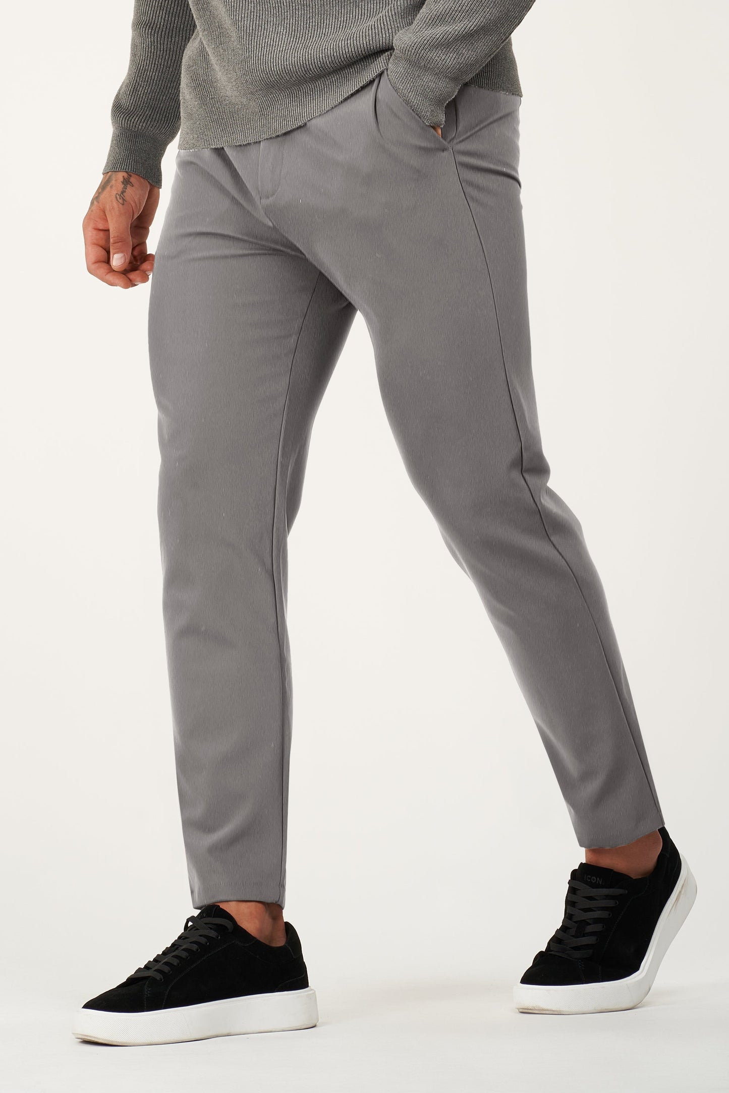 https://cdn.shopify.com/s/files/1/0938/3513/3255/files/1HALFBODYBOTTOM_DarkGrey_253d8273-0921-48d2-ac92-4f0d647a0faa.jpg?v=1771289397
