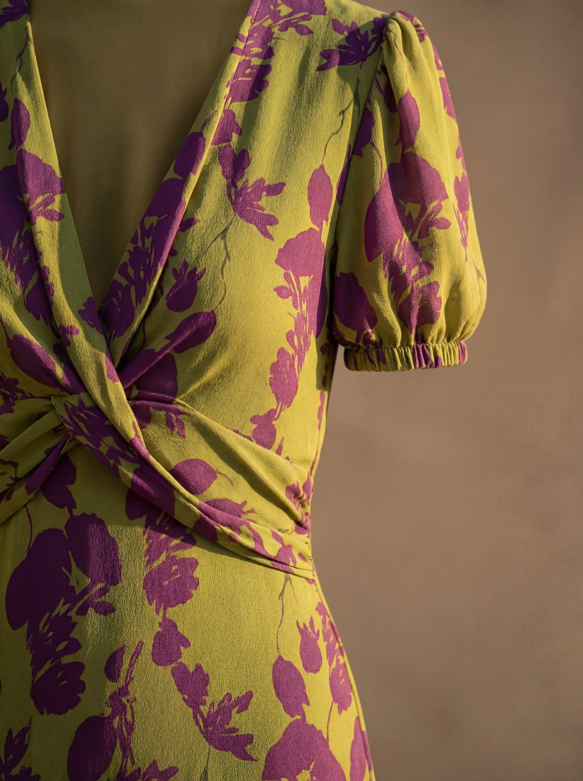 Lidia Nova Vestido Maxi Floral con Caída Fluida Elegante