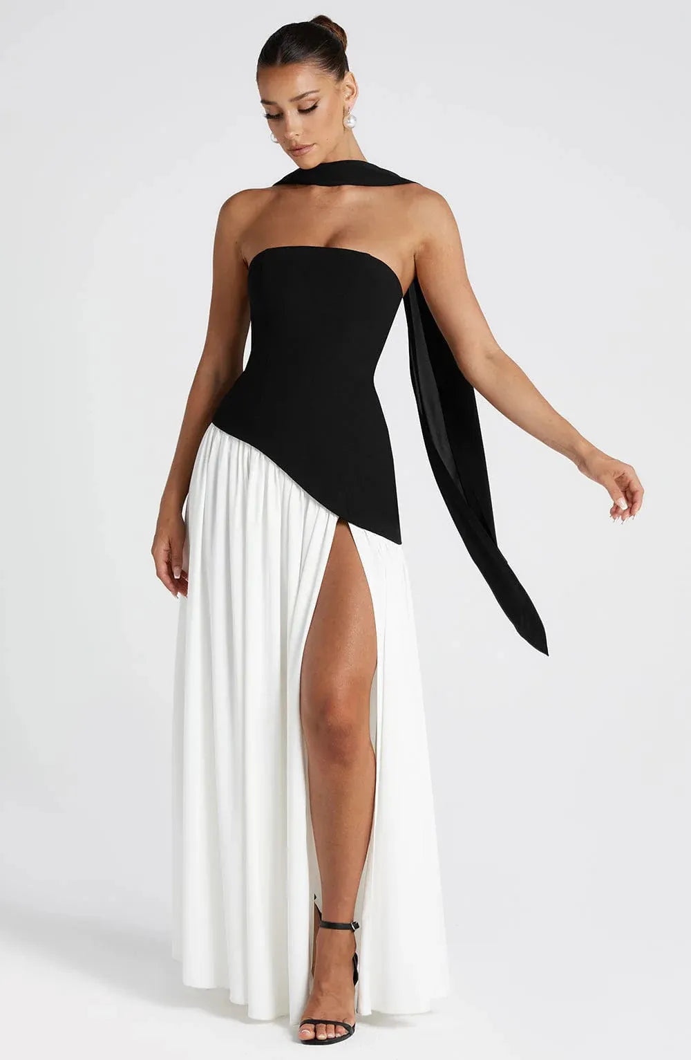 https://cdn.shopify.com/s/files/1/0934/0941/1338/files/Blackandwhite.webp?v=1779114442