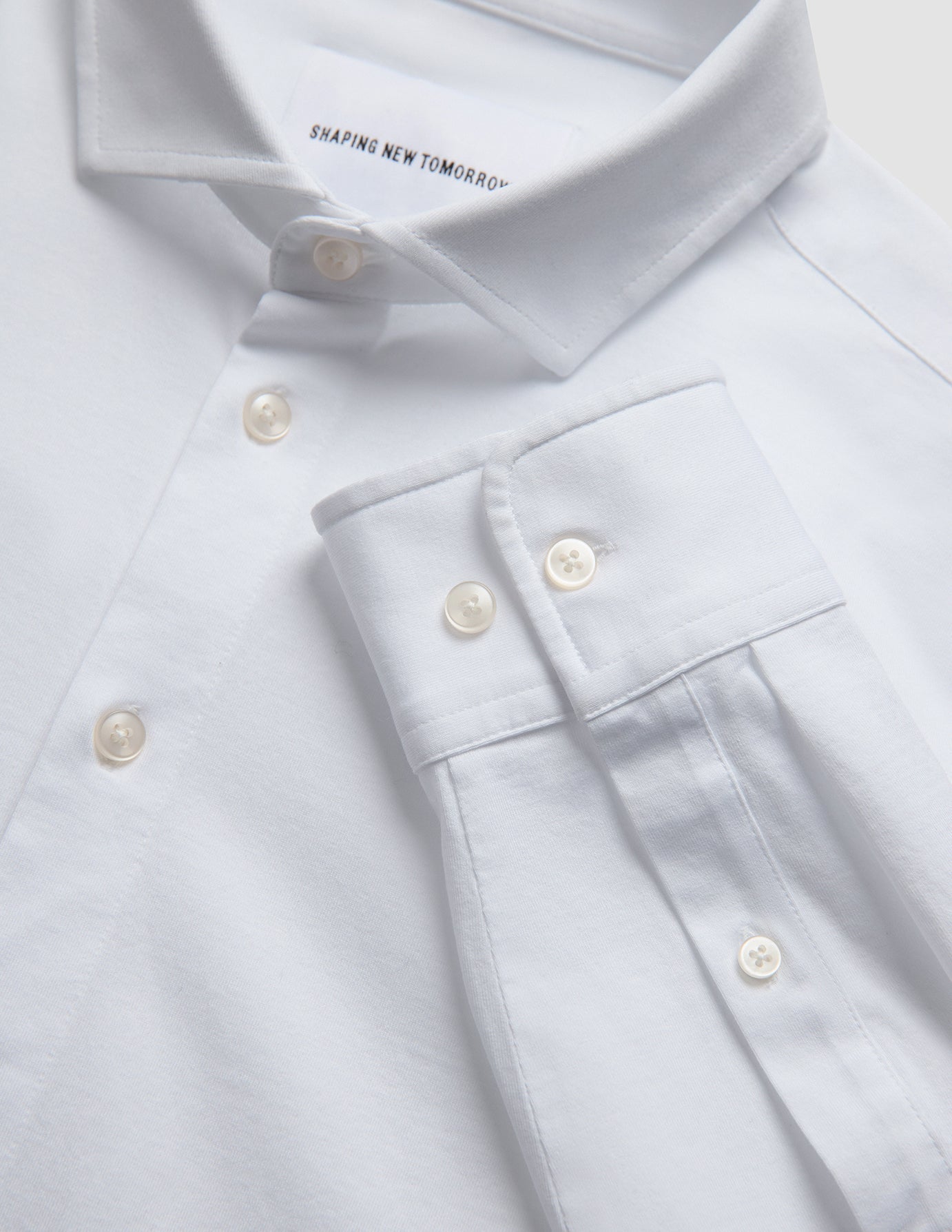 https://cdn.shopify.com/s/files/1/0938/3513/3255/files/ClassicShirt_White_7_9359b08b-ecf9-42f9-b373-e5d96f4fe5dc.jpg?v=1770074234
