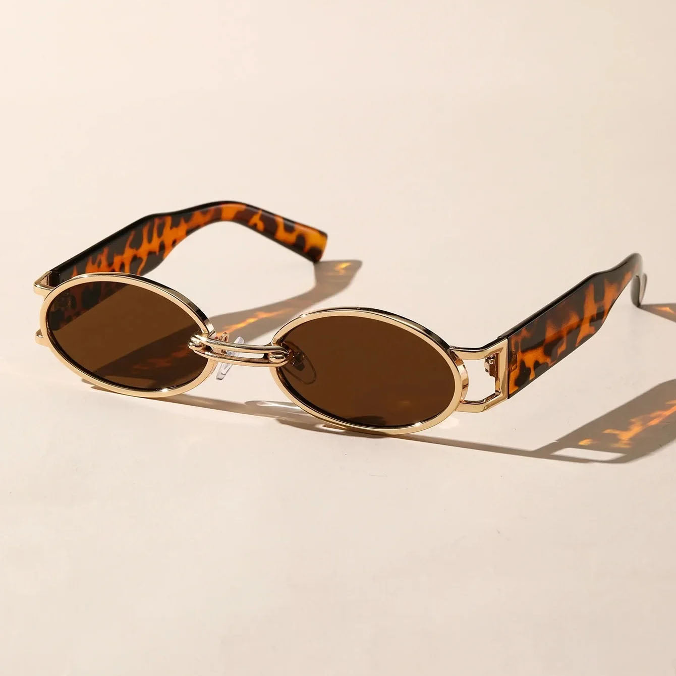 https://cdn.shopify.com/s/files/1/0938/3513/3255/files/leopard_2c1d29fe-6879-4a12-9089-af5e1c001dab.jpg?v=1770075446