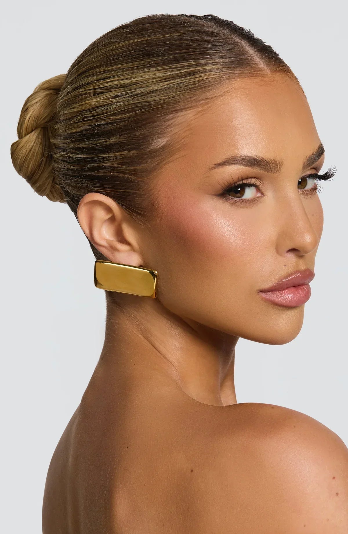 https://cdn.shopify.com/s/files/1/1047/7469/7292/files/vivi-earrings-gold-accessories-one-size-babyboo-fashion-1176993452_1200x_35d18143-1d1e-46d4-9938-68e1e029b8cf.webp?v=1775294244