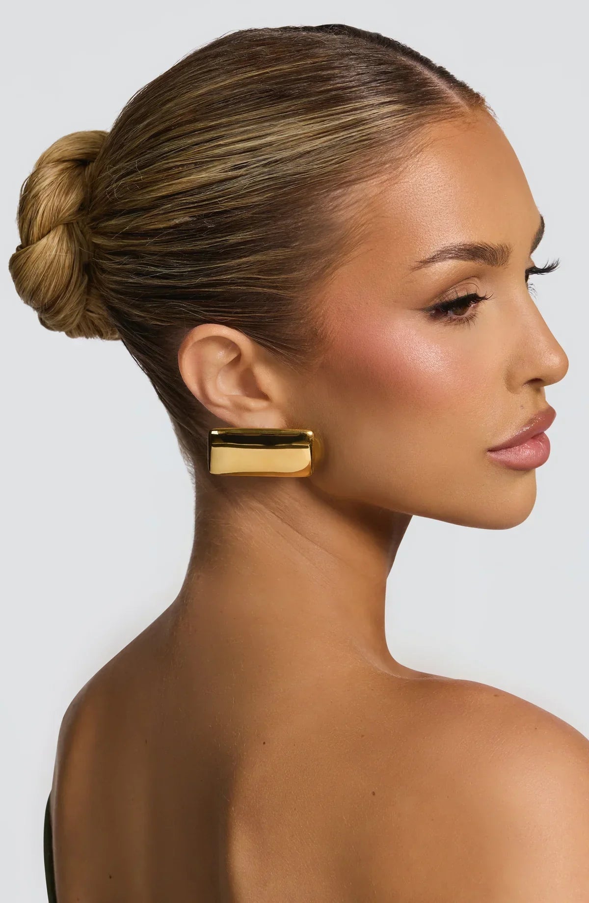 https://cdn.shopify.com/s/files/1/1047/7469/7292/files/vivi-earrings-gold-accessories-one-size-babyboo-fashion-1176993453_1200x_d73fd6e2-de40-4dba-b55c-60a77c8797e4.webp?v=1775294244